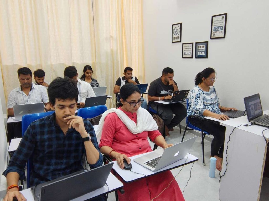 digital-marketing-course-mumbai-classroom.jpg